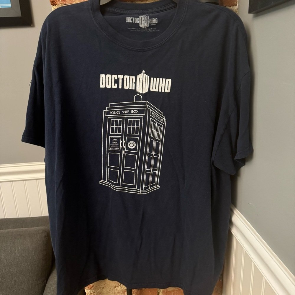 Dr Who Blue Graphic Tshirt Tardis The Doctor